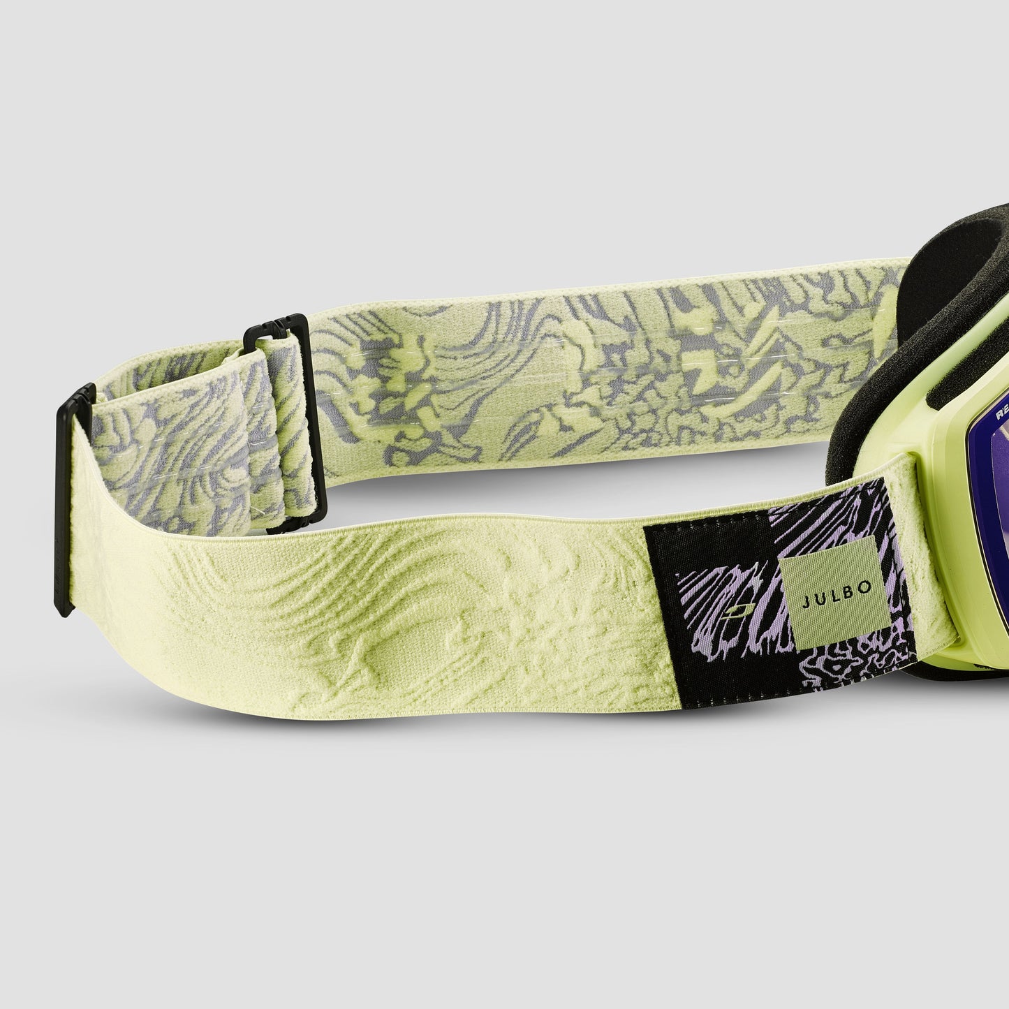 RAZOR EDGE Goggles with REACTIV 1-3 High Contrast Lens