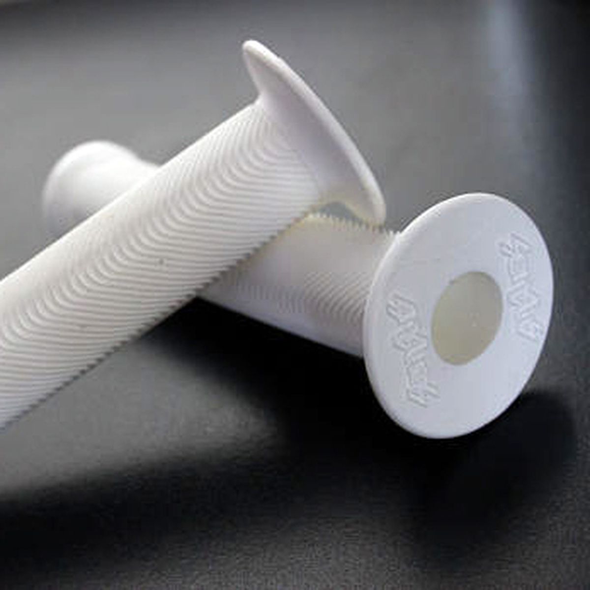 SENSUS GRIP SWAYZE SLID ON WHITE