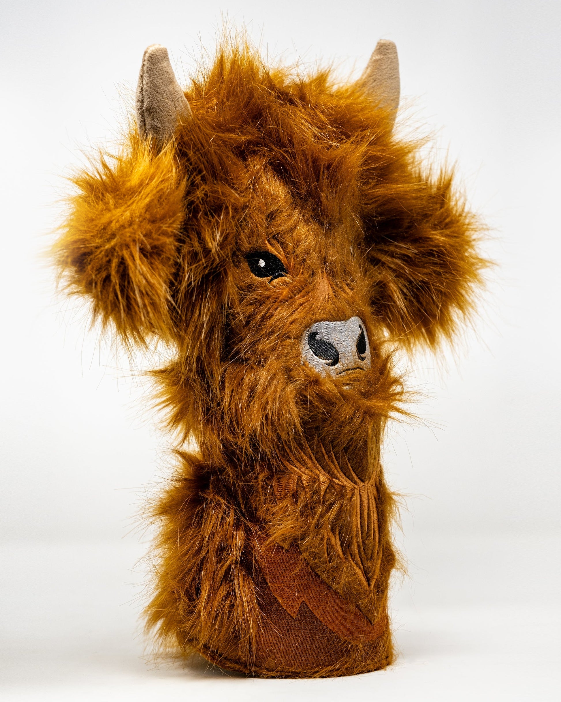 Highland cow driver cover with detailed fur texture and adorable facial features, designed for golf clubs.