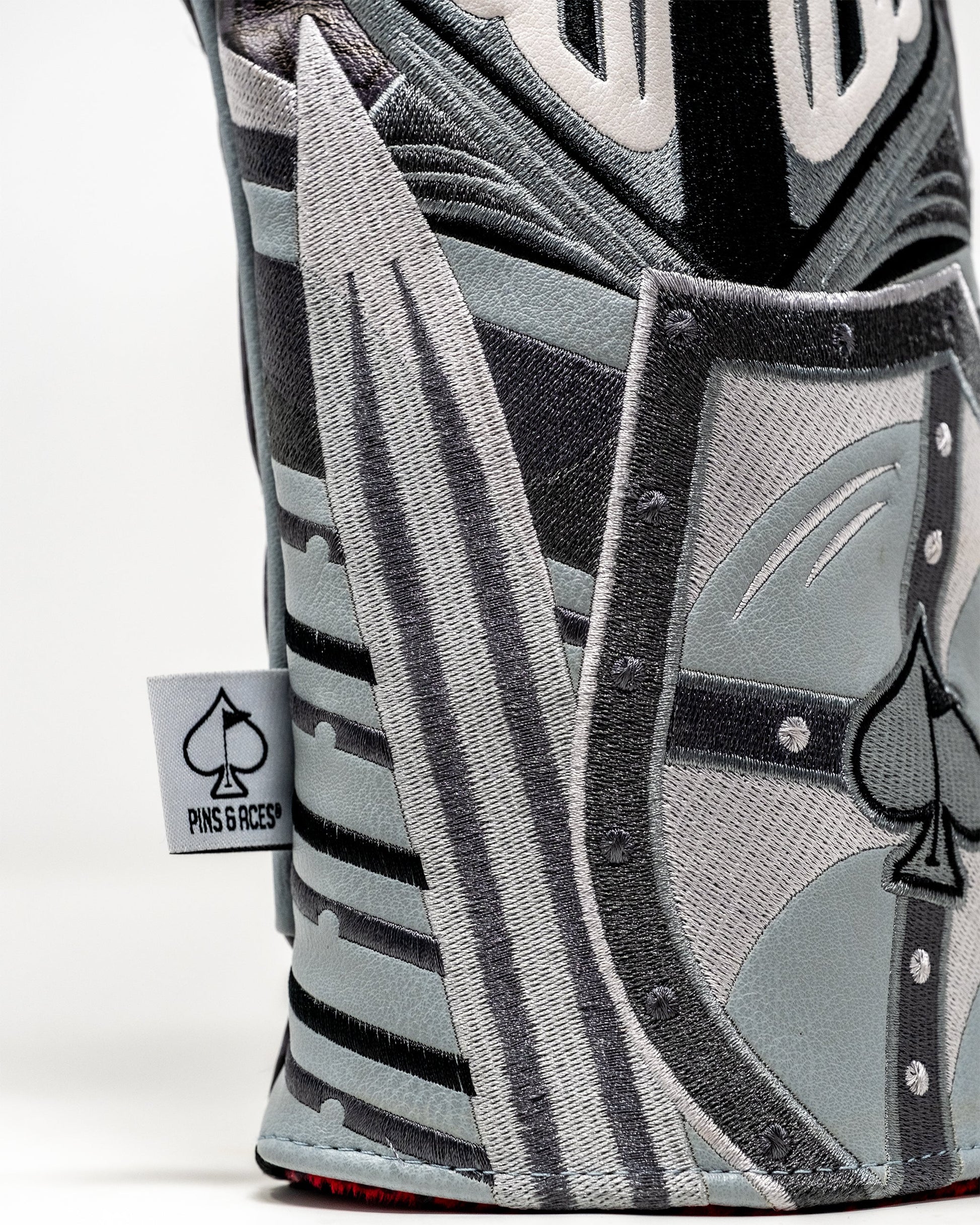 Knight's Valor golf driver cover featuring a regal knight design with intricate detailing and a durable material, suitable for protecting clubs.