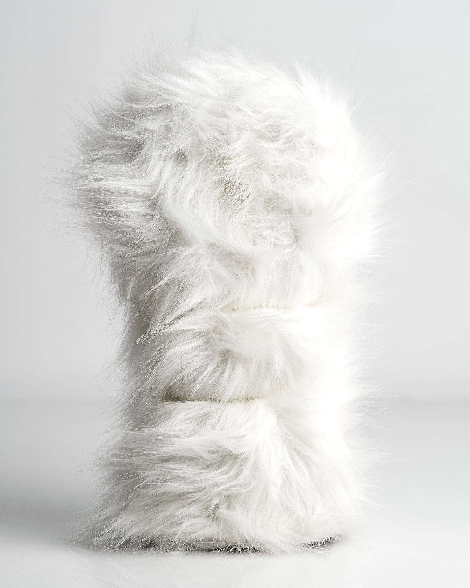 Yeti driver cover featuring a playful yeti design on a soft-touch exterior.