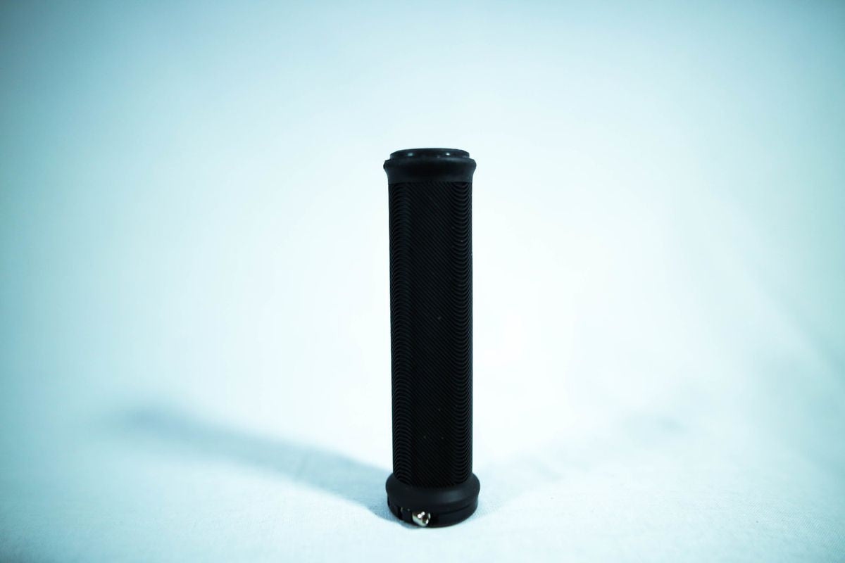 SENSUS GRIP SWAYZE LITE V2.1 LOCK-ON BLACK/WHITE/BLACK